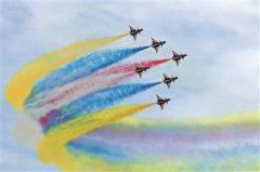 廊曼机场上空的和平之翼